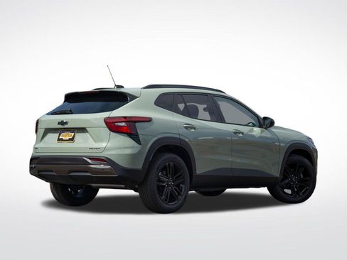 New 2026 Chevrolet Trax ACTIV w/ Sunroof Package FWD image 8