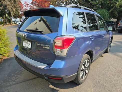 Used 2017 Subaru Forester 2.5i Premium w/ Popular Package #2A AWD/4WD image 4