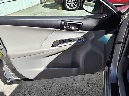 Used 2012 Toyota Camry XLE w/ Leather Pkg FWD image 15