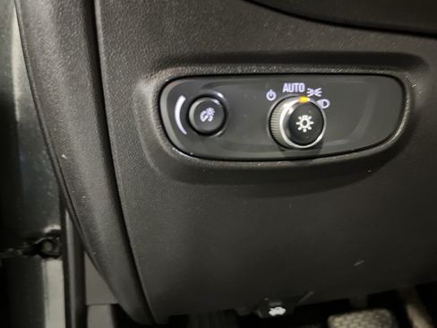 Used 2020 Chevrolet Equinox LS w/ LS Convenience Package AWD/4WD image 30