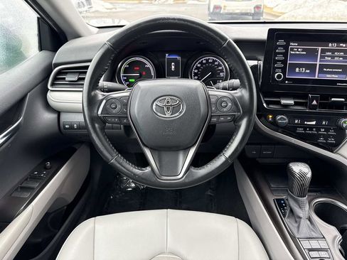 Used 2021 Toyota Camry SE FWD image 13