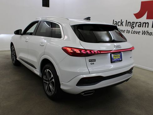 New 2026 Audi Q5 Premium AWD/4WD image 3