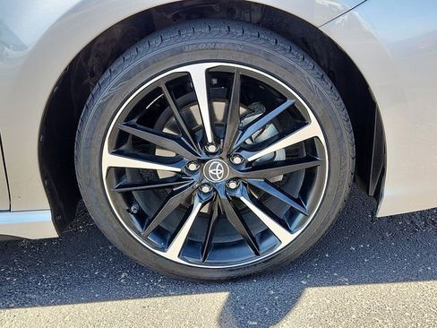 Used 2019 Toyota Camry XSE image 7