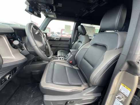 New 2025 Ford Bronco Outer Banks image 13