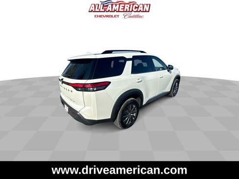 Used 2024 Nissan Pathfinder SV image 8