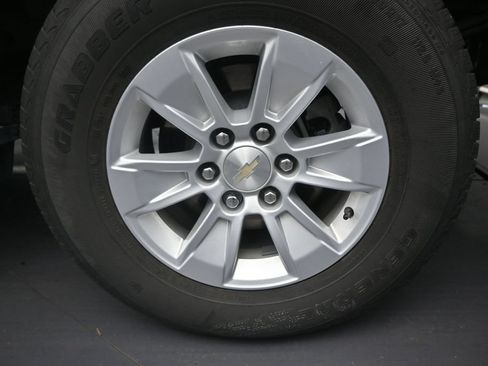 Used 2024 Chevrolet Silverado 1500 LT RWD image 10