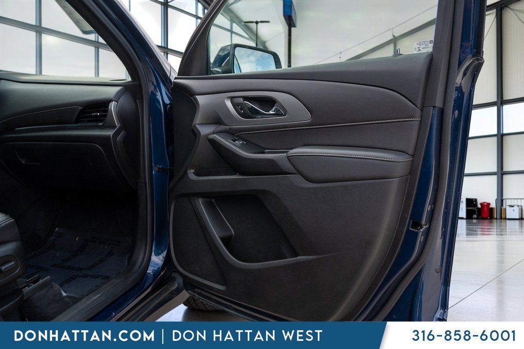 Used 2023 Chevrolet Traverse LT AWD/4WD image 26