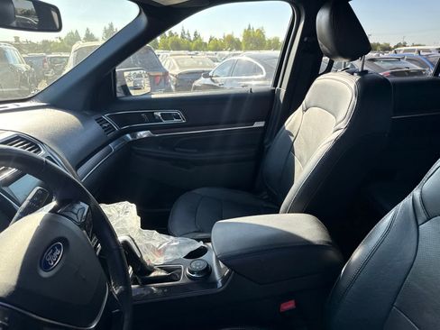 Used 2019 Ford Explorer Limited w/ Class III Trailer Tow Package AWD/4WD image 21