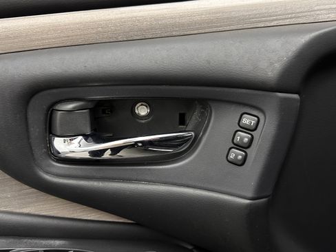 Used 2018 Nissan Murano SL w/ Midnight Edition Package FWD image 12
