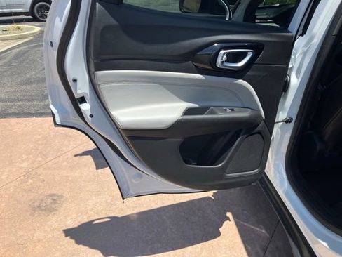 Used 2025 Jeep Compass Limited AWD/4WD image 18