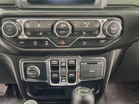 Used 2021 Jeep Wrangler Unlimited Sport AWD/4WD image 38