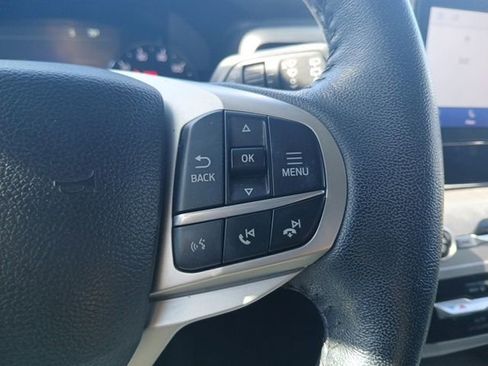 Used 2022 Ford Explorer XLT image 24