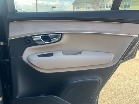 New 2026 Volvo XC90 B6 Plus w/ Protection Package Premier AWD/4WD image 15