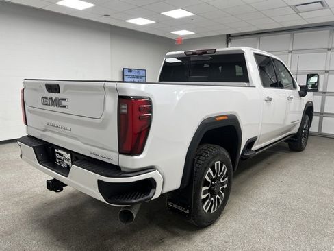 Used 2024 GMC Sierra 3500 Denali Ultimate image 10