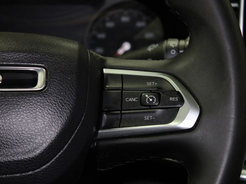 Used 2024 Jeep Compass Latitude AWD/4WD image 22