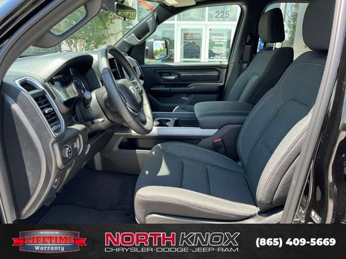 New 2026 RAM 1500 Express AWD/4WD image 3