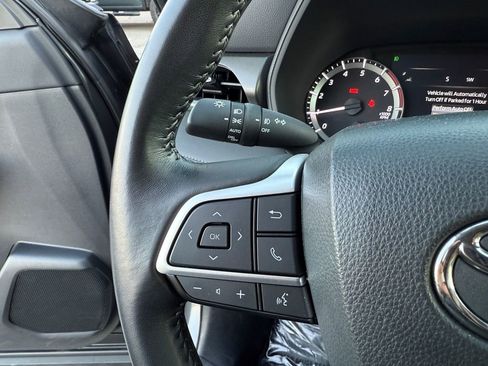 Used 2024 Toyota Highlander LE image 16