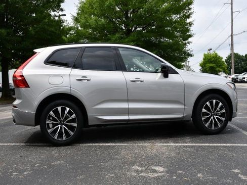 Certified 2025 Volvo XC60 B5 Plus AWD/4WD image 8