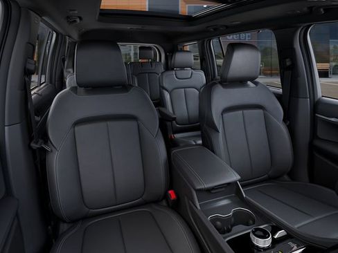 New 2025 Jeep Grand Cherokee L Limited w/ Luxury Tech Group II AWD/4WD image 16