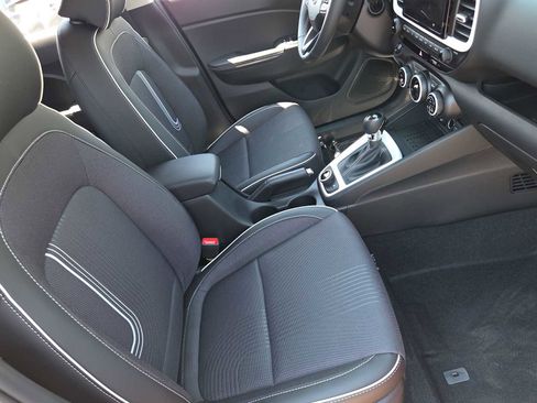 New 2025 Hyundai Venue Limited image 19