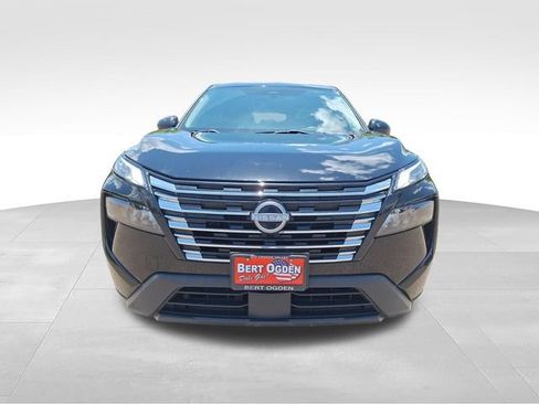 Certified 2024 Nissan Rogue SV FWD image 2