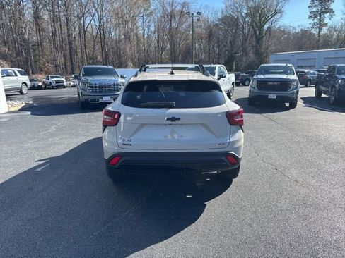 New 2026 Chevrolet Trax RS w/ Driver Confidence Package FWD image 17