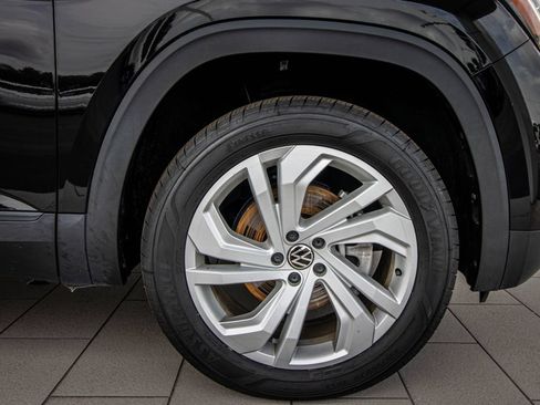 Certified 2023 Volkswagen Atlas SE FWD image 4