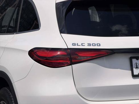 Used 2023 Mercedes-Benz GLC 300 4MATIC image 13