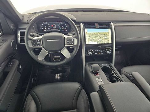 Certified 2024 Land Rover Discovery Dynamic SE image 20