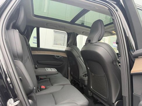 Certified 2025 Volvo XC90 B6 Plus AWD/4WD image 11