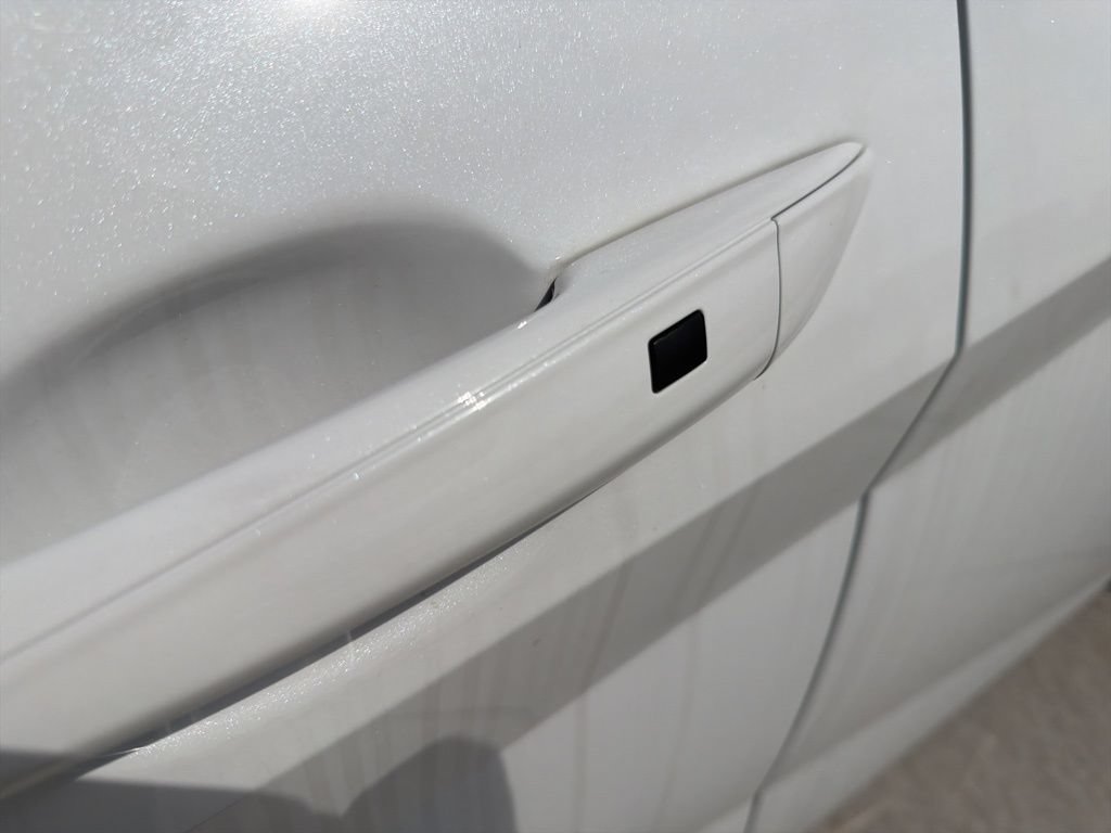 New 2025 Hyundai Elantra SEL FWD image 10