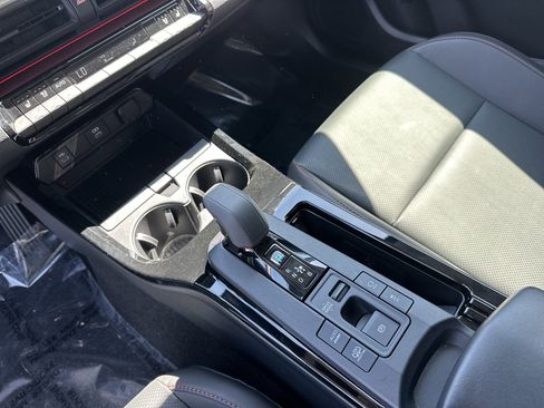 Used 2025 Toyota Prius XSE Premium w/ Limited Premium Package image 26