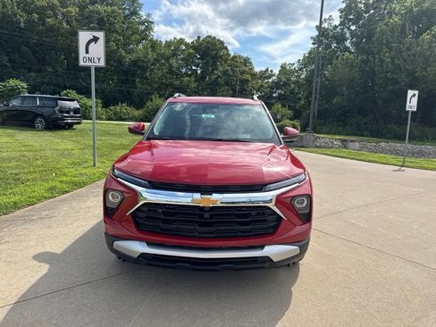 New 2026 Chevrolet TrailBlazer LT w/ Convenience Package FWD image 2