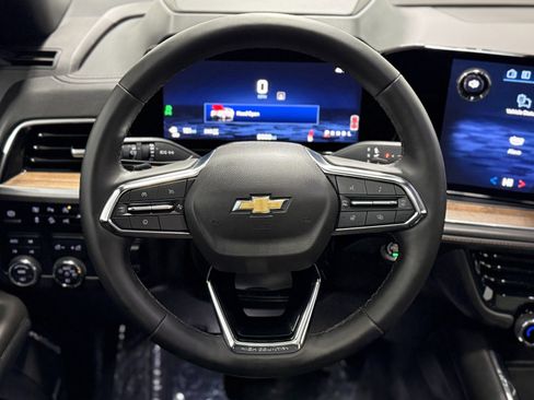 Used 2025 Chevrolet Suburban High Country image 24