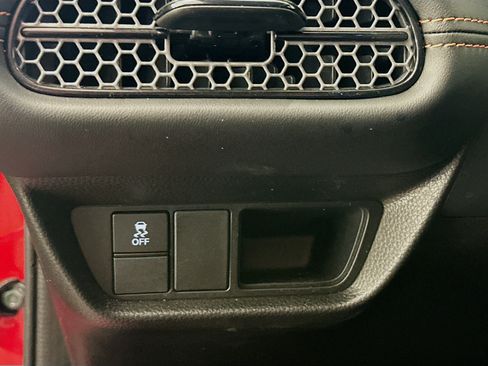 Used 2025 Honda HR-V Sport image 17