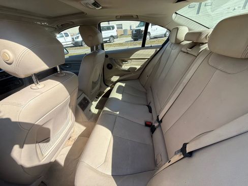 Used 2012 BMW 328i Sedan w/ Premium Pkg RWD image 9
