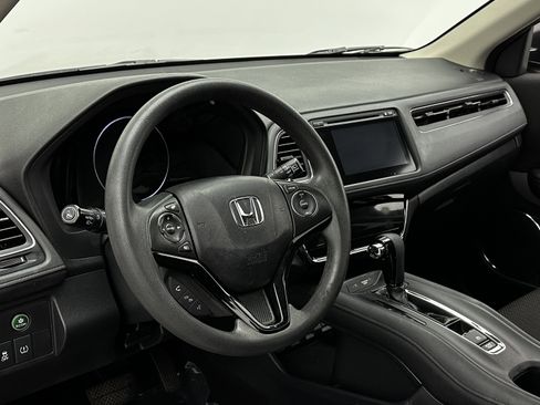 Used 2018 Honda HR-V EX image 11