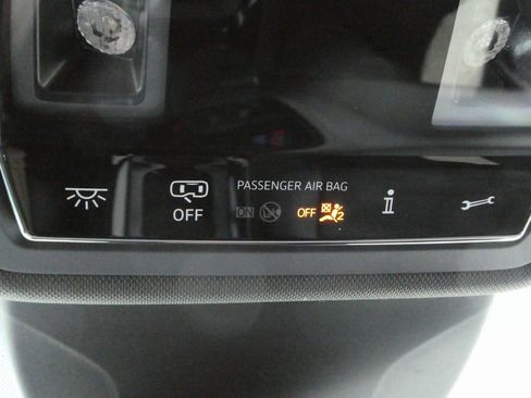 Used 2022 Volkswagen ID.4 Pro image 14