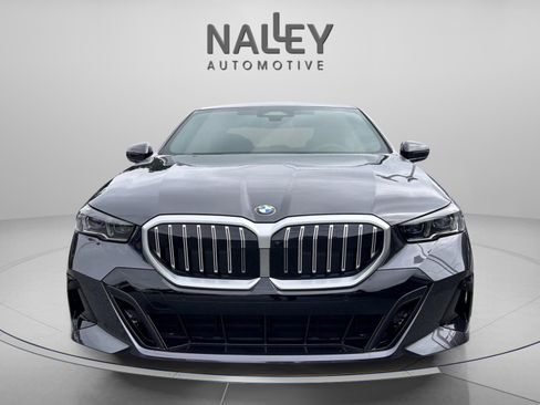 Used 2025 BMW 530i xDrive w/ M Sport Package image 6