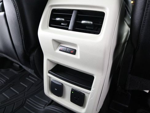 Used 2015 Ford Edge Titanium w/ Equipment Group 302A AWD/4WD image 47