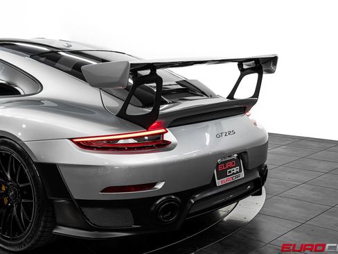 Used 2018 Porsche 911 GT2 RS RWD image 21