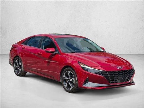 Used 2022 Hyundai Elantra Limited FWD image 3