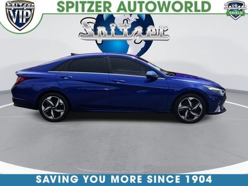 Used 2022 Hyundai Elantra SEL w/ Convenience + Premium Package FWD image 9