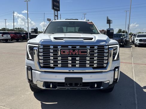 Used 2025 GMC Sierra 2500 Denali AWD/4WD image 17