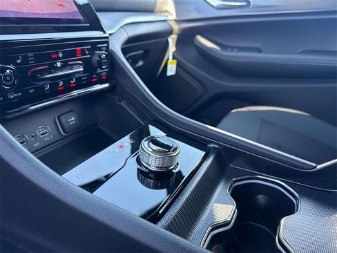 New 2025 Jeep Grand Cherokee L Laredo w/ Luxury Tech Group I image 23