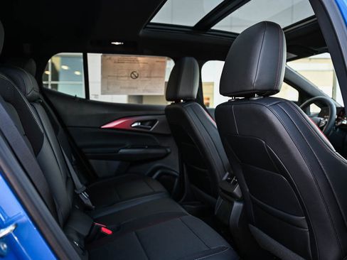 New 2025 Chevrolet Equinox EV RS w/ LPO, Trailering Package image 11