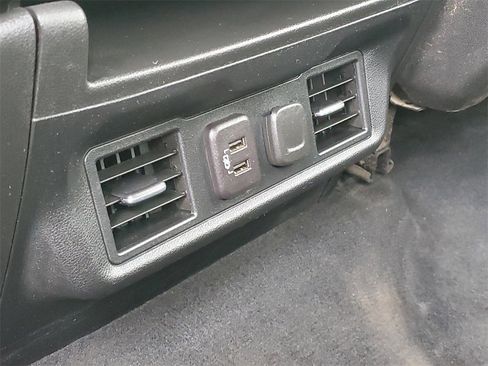 Used 2022 Chevrolet Silverado 3500 LT image 29