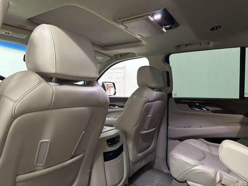 Used 2016 Cadillac Escalade Premium RWD image 47
