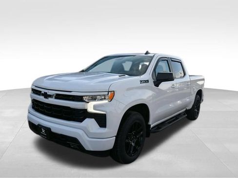 Used 2023 Chevrolet Silverado 1500 RST w/ Z71 Off-Road Package AWD/4WD image 2