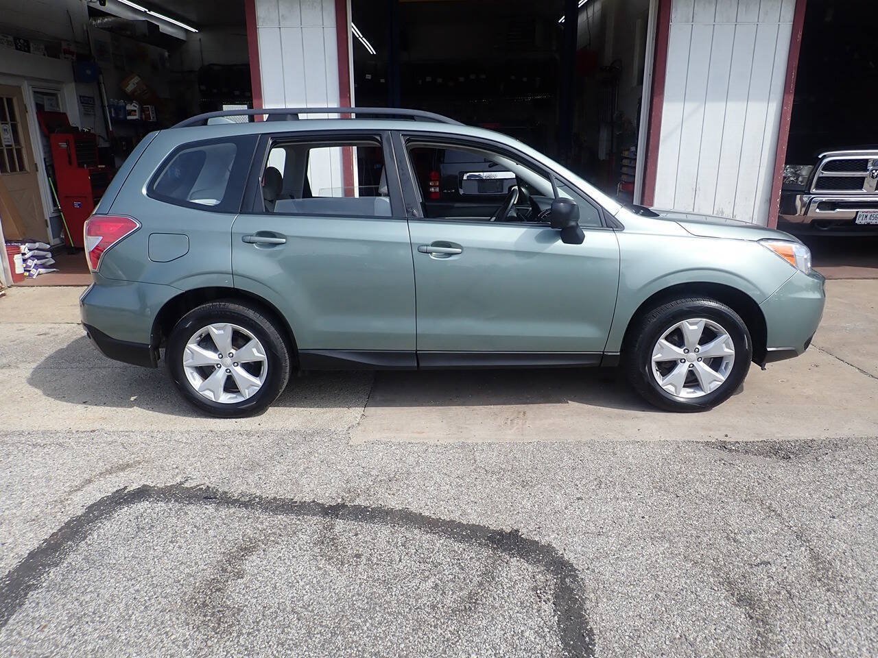 Used 2016 Subaru Forester 2.5i w/ Alloy Wheel Package AWD/4WD image 22